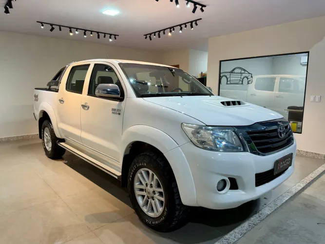 Toyota Hilux CD SRV D4-d 4X4 3.0 TDI Diesel AUT 2015