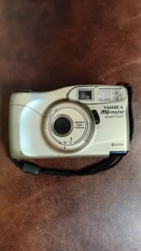 Câmera Analógica 35mm Yashica MG-Motor Direct Flash - Flash e Motor OK