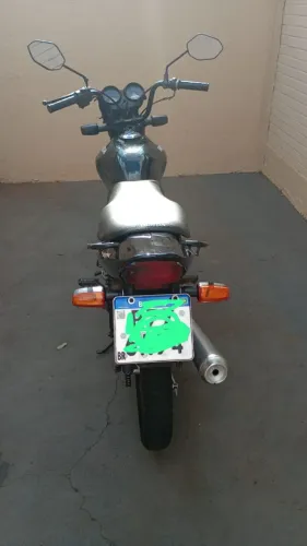 Moto Honda 125 de leilão,