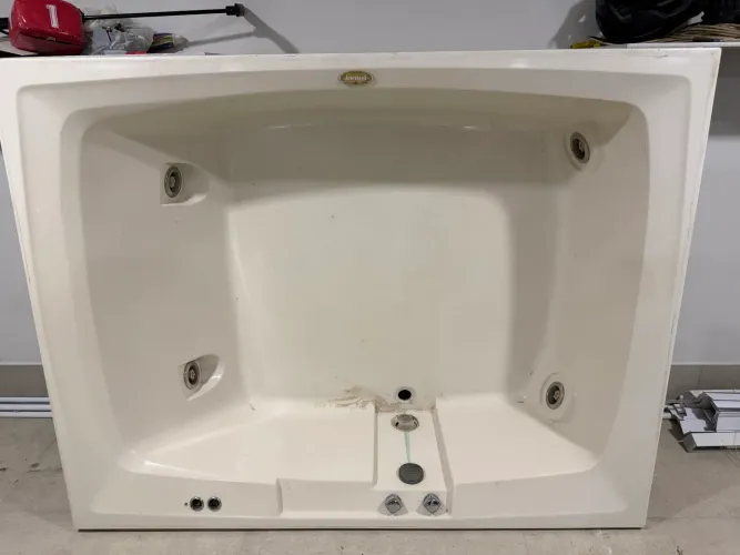 Banheira de hidromassagem para duas pessoas - faço a entrega