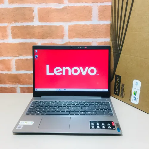 Notebook Lenovo i3 de 10ª Geração/ Ram 8GB/ Ssd 256GB/ Placa Intel Graphics 4GB