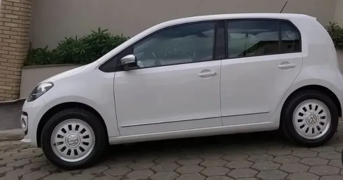 Volkswagen Up! Black/white/red I Motion 1.0 Flex 5P 2015