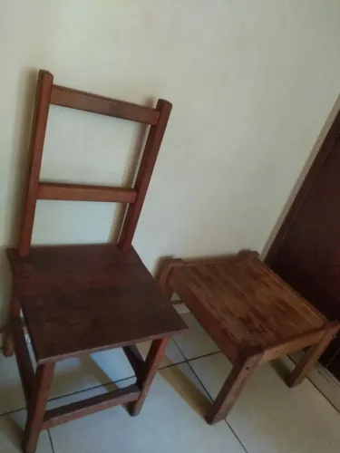 Mesa e cadeira madeira maciça