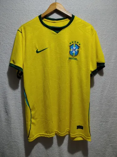 Camisa do Brasil Amarela