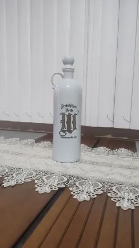 Garrafa de porcelana decorativa