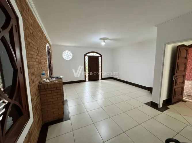 Casa para locação - ampla e bom quintal