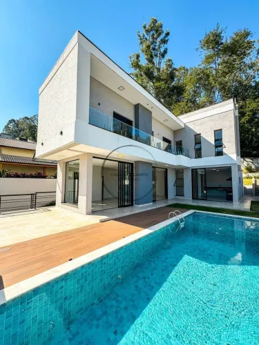 Casa de alto padrão com piscina infinita à venda em Atibaia