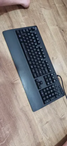 Teclado RGB Logitech G213