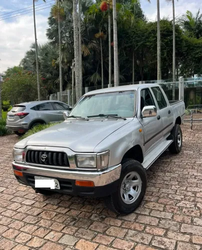 Toyota Hilux CD SRV 4X2 3.0 8V 90cv Diesel 2003