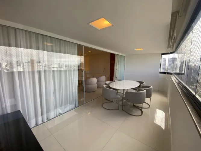 Apartamento para aluguel tem 178 metros quadrados com 3 quartos em Cidade Jardim - Salvado
