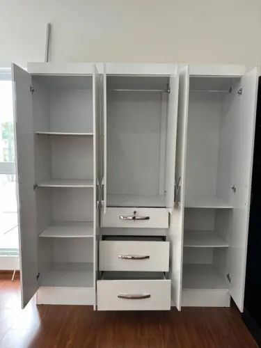 Armário 6 portas e 3 gavetas