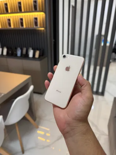 iPhone 8 64 gigas dourado