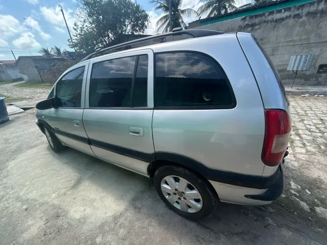 Chevrolet Zafira Comfort 2.0 MPFI Flexpower 8V 5P 2012