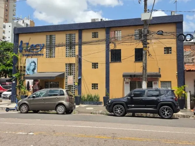 Alugo Casa 2/4 Excelente Localização