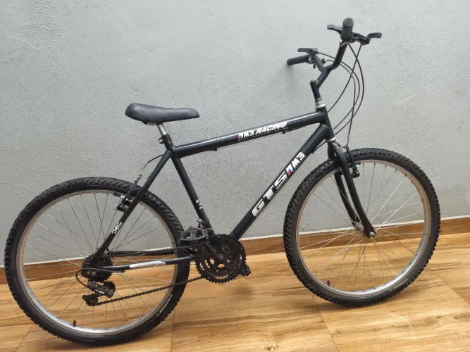 Bicicleta Aro 26 GTS M3 Racing - 18 Marchas, Quadro em Ótimo Estado