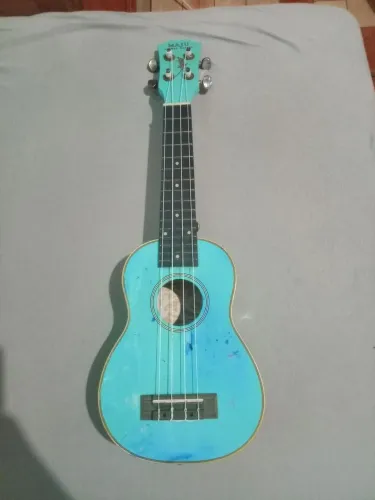 Ukulele Maju