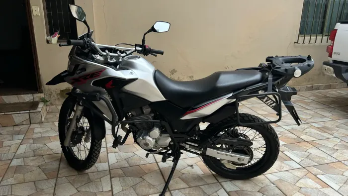 Vendo xre 300 bem conservada
