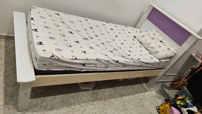 Cama solteiro e Painel para TV