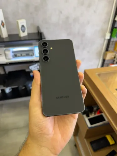 Samsung S24 FE 5g 8/256gb LER (Anápolis)