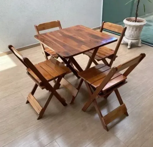 Mesa e cadeira dobráveis 