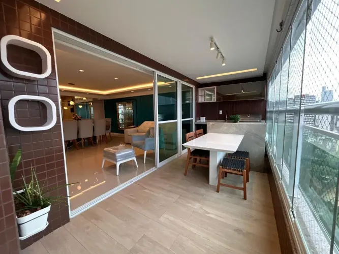 Apartamento 130m2 PORTEIRA FECHADA no condominio La Place- Cocó -