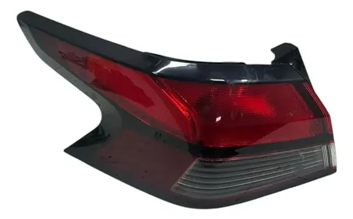 Lanterna Traseira Esquerda Nissan Versa 2021/24 265555ef0a Esquerdo/motorista Vermelho
