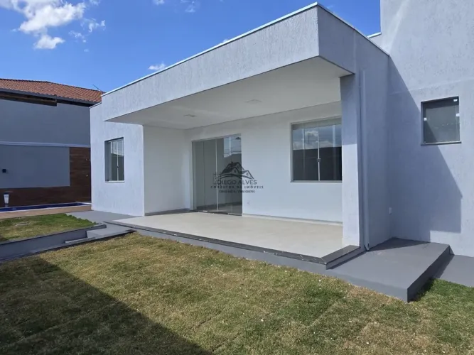 CASA À VENDA COM PISCINA, 3 QUARTOS 4 VAGAS FILADELFIA BETIM