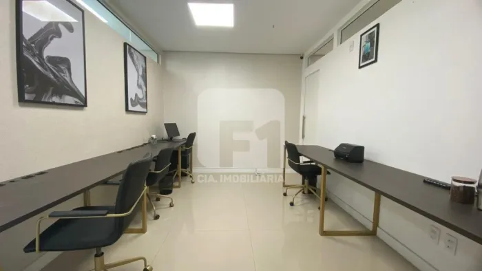 Sala Comercial Mobiliada à venda na SC-401