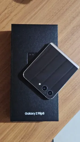 Samsung Galaxy Z Flip 5 (Retirada de peças)