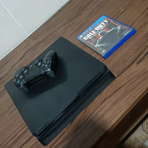Ps4 slim 500 GB de armazenamento livre +jogo call of duty Black ops 3