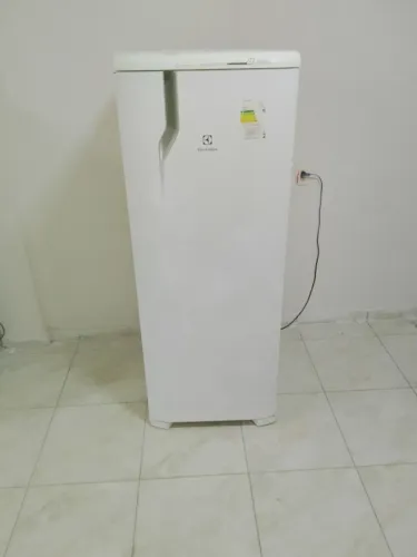 vende-se geladeira Electrolux frost free