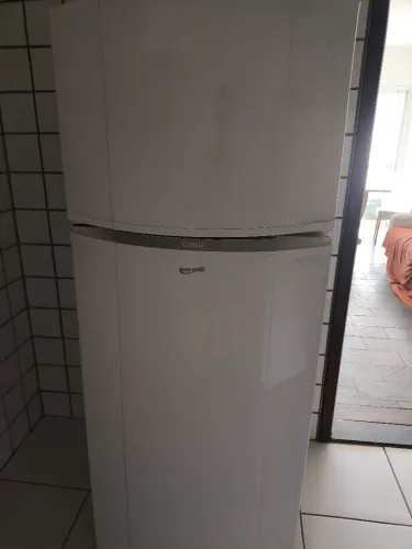 Geladeira Consul biplex CRM45 Não funciona