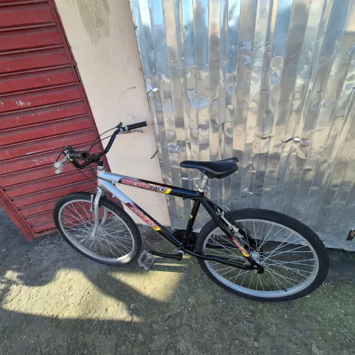 Bicicleta aro 26 de alumínio
