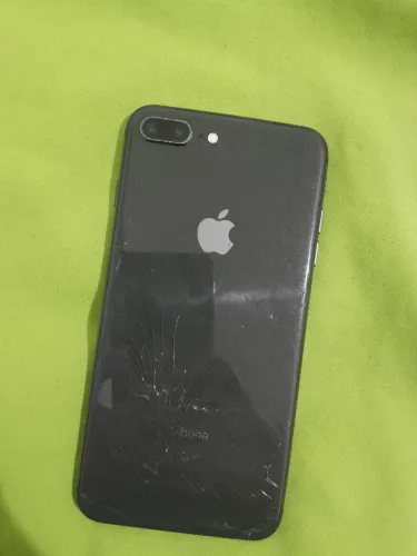 iPhone 8 Plus 