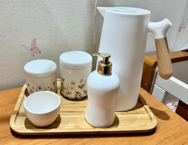 Kit higiene bebê em porcelana 