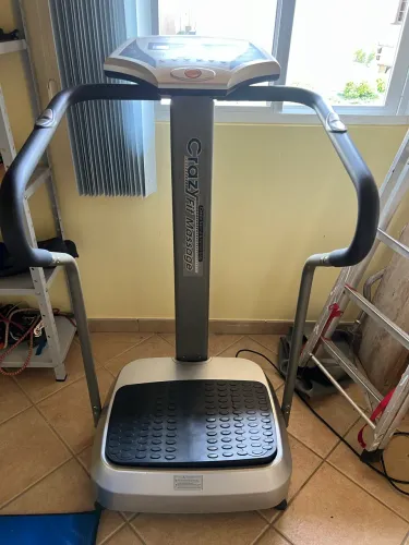 Plataforma vibratória Crazy Fit Massage.