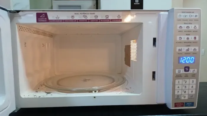 Micro-ondas Electrolux 34L Usado
