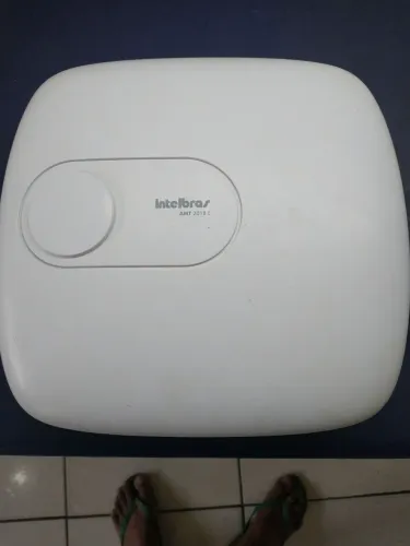 Vendo uma central de alarmes Intelbras AMT 2018E