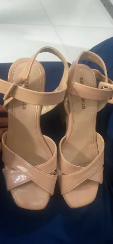 SALTO RENATA MELLO