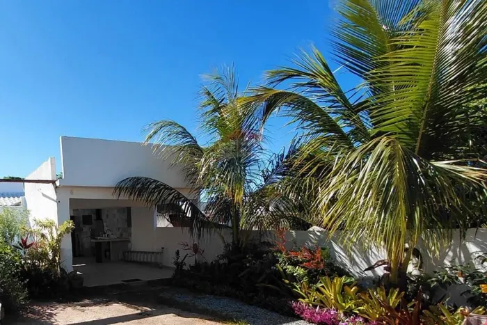 À venda casa com piscina, área gourmet e vista mar no Alto da Boa Vista na Rasa em Búzios