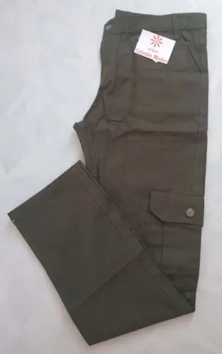 Calça com 6 Bolsos