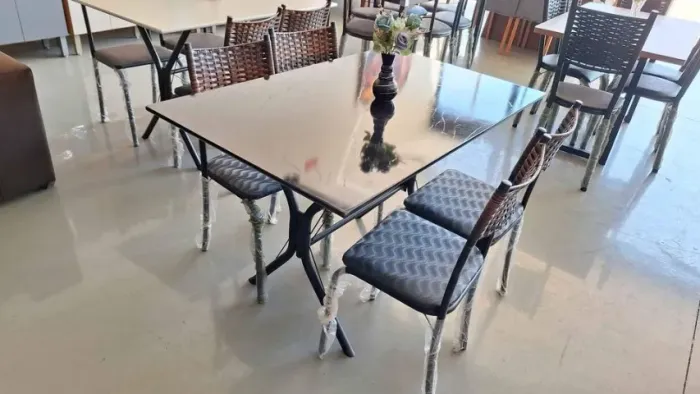 Só Hoje Mesa de Jantar 4 Cadeiras Entrega Grátis