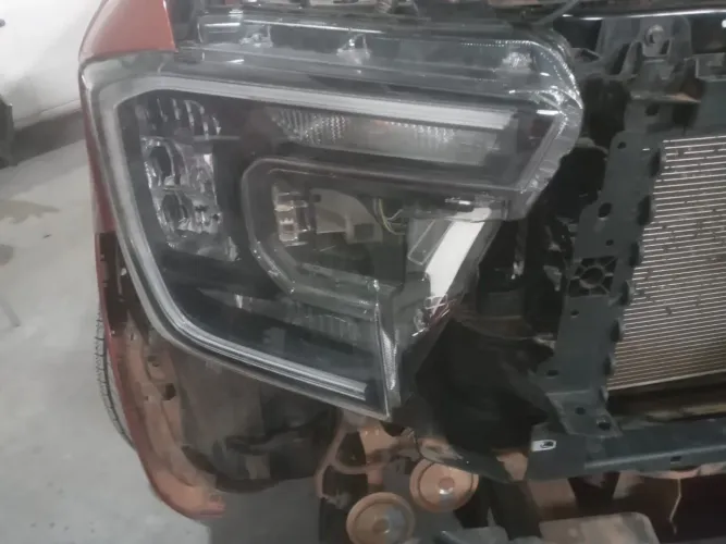 Ranger v6  ano 2024  par de farol dois modelos de farois um led e outro globo otico 