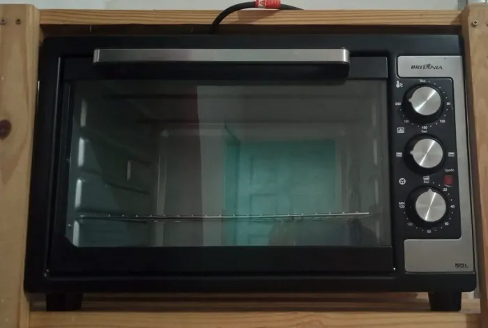 Forno novinho pouco tempo de uso