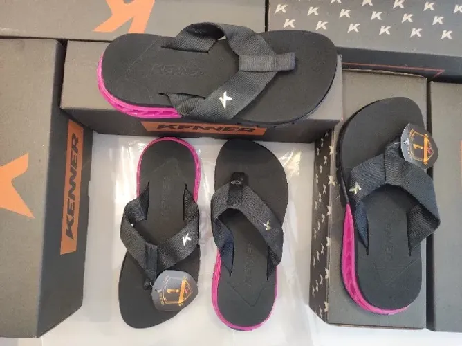 Chinelo Kenner Preto/Pink