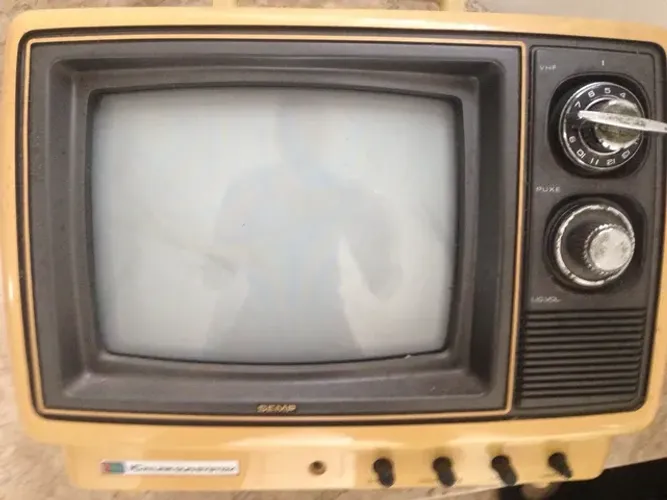 Tv Semp Toshiba 10 polegadas década 80