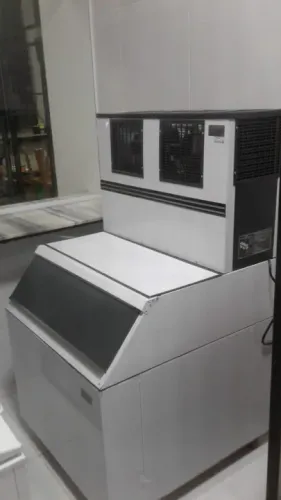 Máquina de gelo Everest - EGC 150 MA 250kg