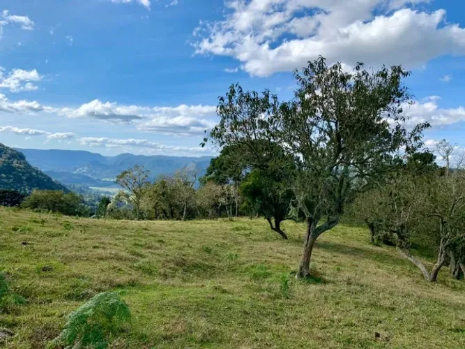 Linda chácara a venda em Urubici-SC, localidade de Rio Vacariano