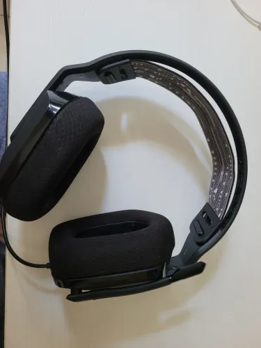 Headset Gamer Logitech G335 MODELO COM FIO SEMINOVO