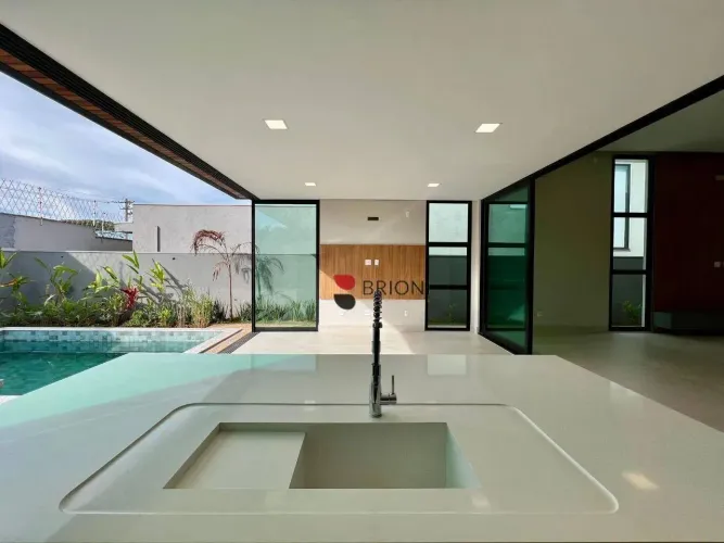 Casa térrea alto padrão, com 250m², 3 quartos/suítes à venda no Condomínio Siena em Ribeir